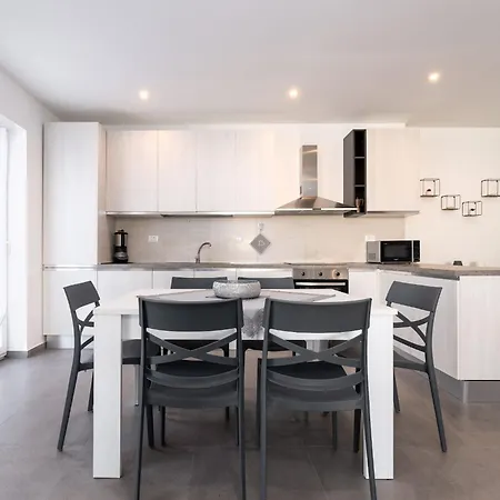 Baricevic - Two Bedroom With Balcony *