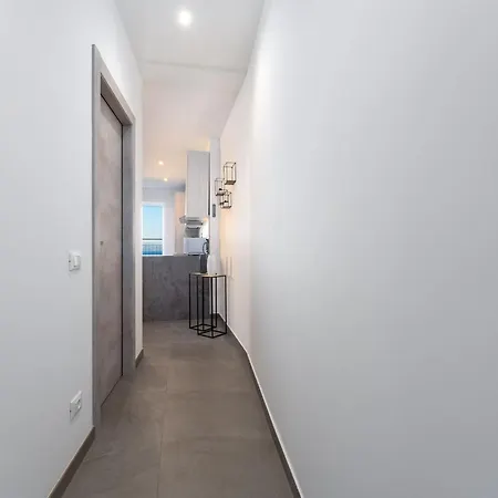 Baricevic - Two Bedroom With Balcony *