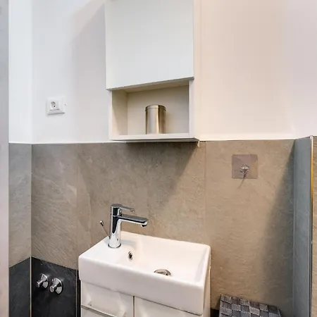 Baricevic - Two Bedroom With Balcony Abbazia