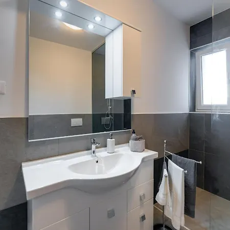Baricevic - Two Bedroom With Balcony * Abbazia