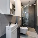 Baricevic - Two Bedroom With Balcony Daire