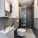 Baricevic - Two Bedroom With Balcony Daire