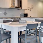 Baricevic - Two Bedroom With Balcony Daire