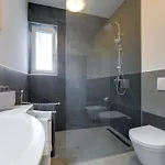 Daire Baricevic - Two Bedroom With Balcony *