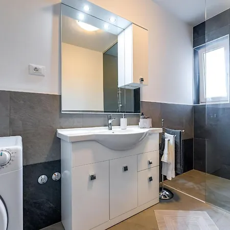Baricevic - Two Bedroom With Balcony Apartamento