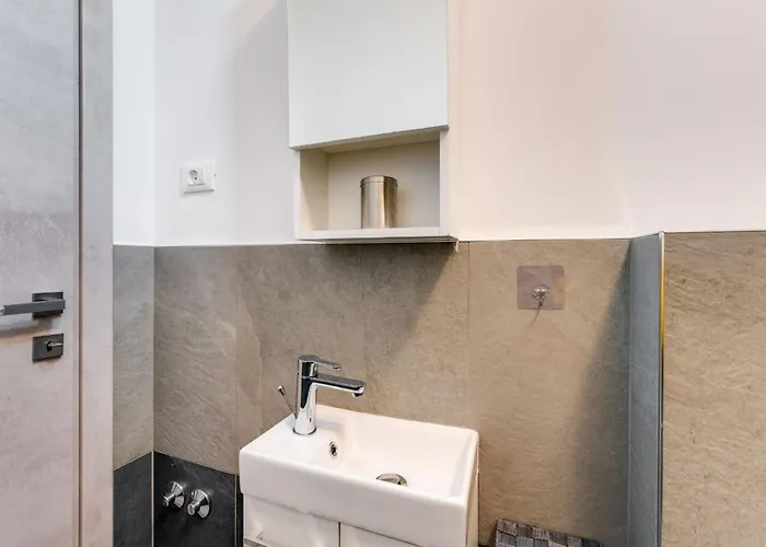 Baricevic - Two Bedroom With Balcony Opatija